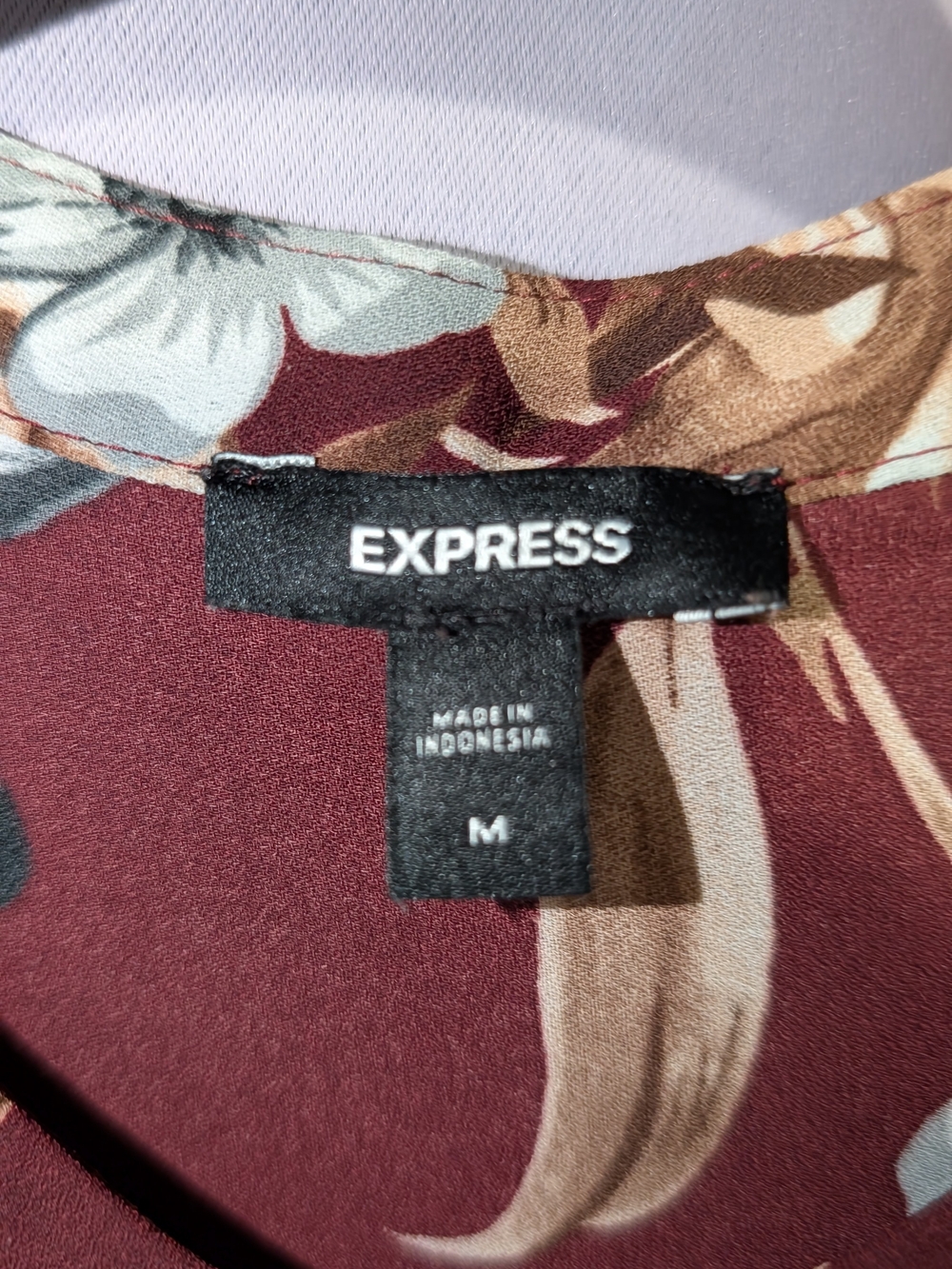 Express - EUC - Burgundy Floral Button-Front Blouse - Picture 4 of 5